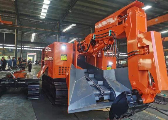 輪式刮板扒渣機 輪式刮板扒渣機