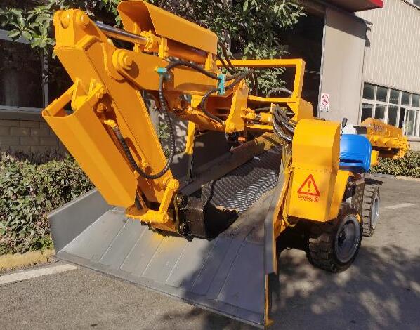 輪式扒渣機(jī)中的輸送帶該怎么保養(yǎng)呢？